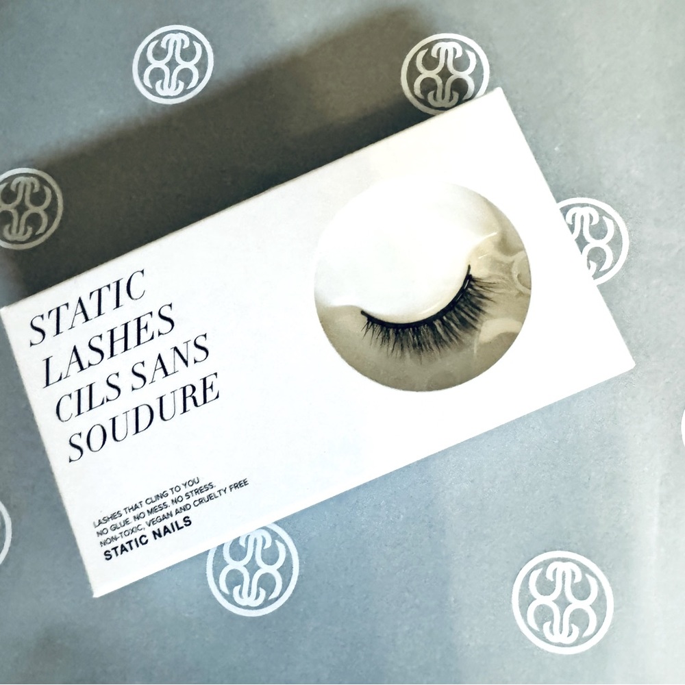 Static nails magnetic lashes - jet setter